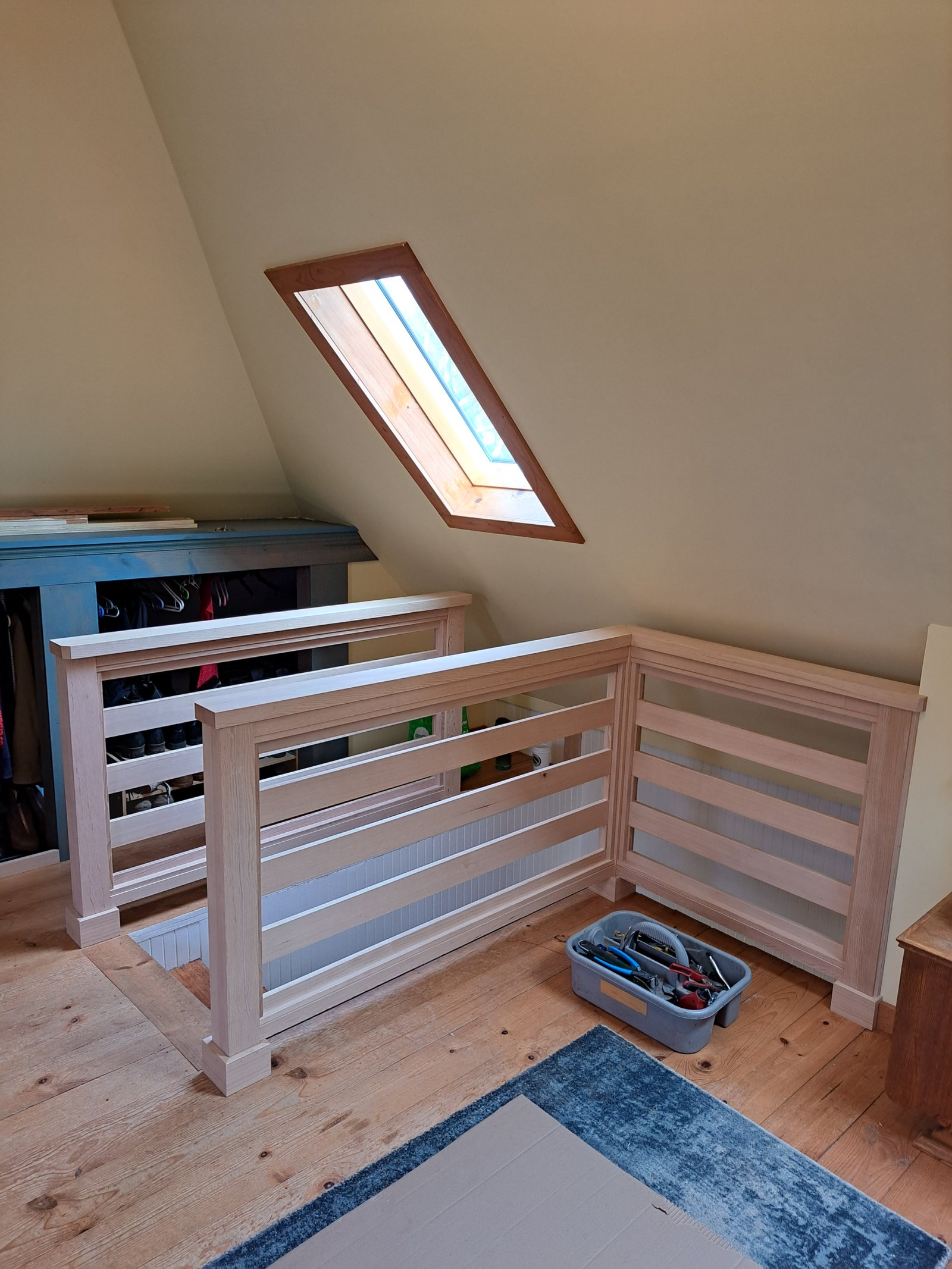 Hemlock railing detail and post